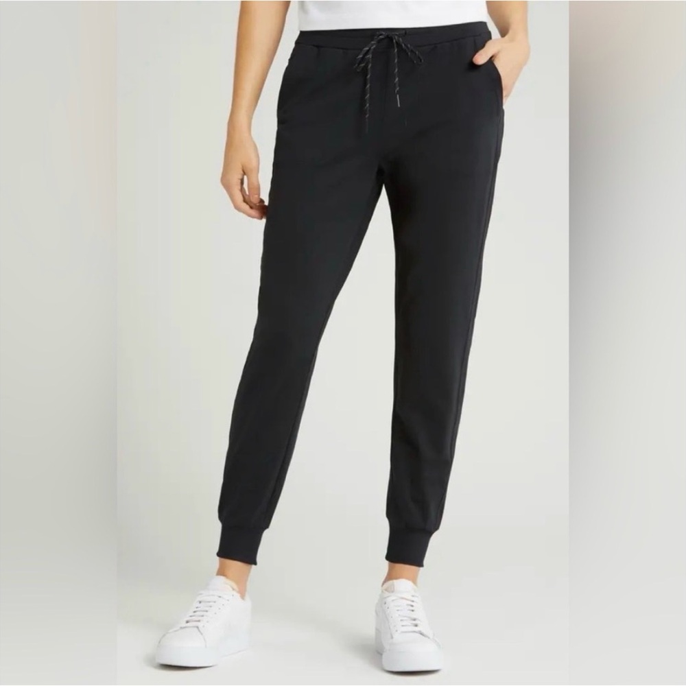 Zella Live-In Pocket Joggers - Large.